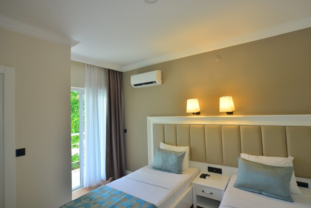 Standart Room — deniz manzaralı